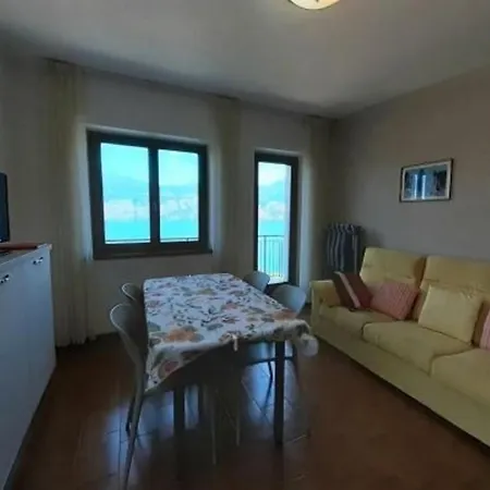 Balkon Mit Herrlichem Seeblick, Schwimmbad, Wlan, Parkplatz, Neben Ortskern Lägenhet Malcesine